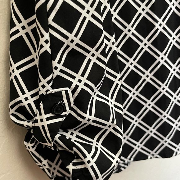 Notations Women's XL Sleeveless Black/White Geometric Print Button Front Blouse - Picture 6 of 7